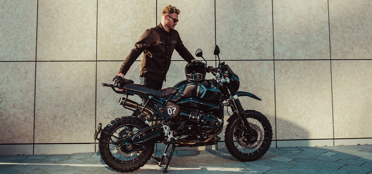 motorcycles gloves tracker
