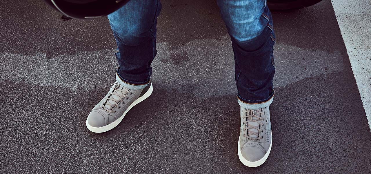 motorcycle shoes arrow