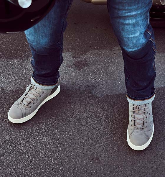 motorcycle shoes arrow